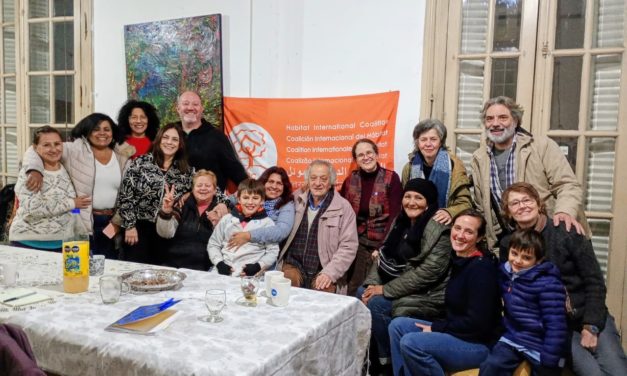 Reflexión y reacción: acciones colectivas contra el cierre de las políticas públicas en materia de vivienda en Argentina